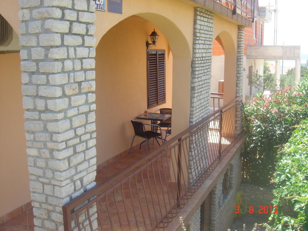 Apartments Renata Primošten Rom bilde